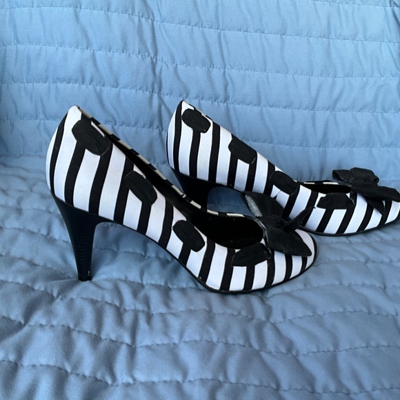 Gianni Bini Shoes - Gianni Bini- Pump-Black and White-NEW-7